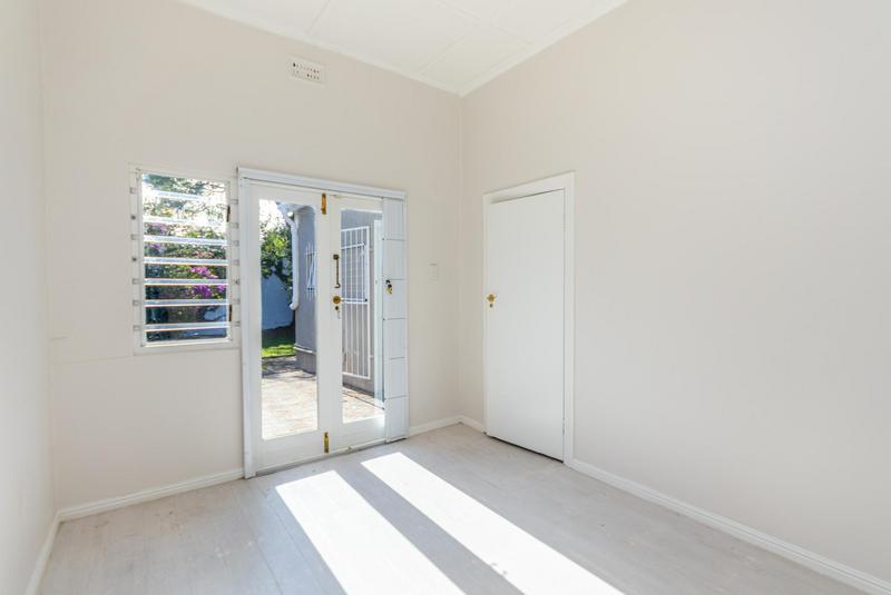 2 Bedroom Property for Sale in Claremont Western Cape